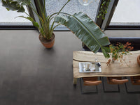 Floorlife Click PVC Tile Peckham XL Anthracite 1983 SRC - Nero antracite 81,2 x 40,6 cm - Solza.it